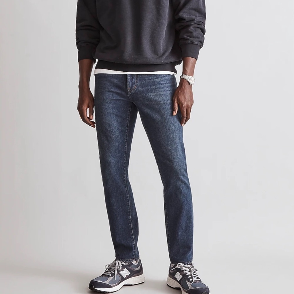 Madewell Athletic Slim Jeans: COOLMAX® Denim Edition leeward wash 33 x 32